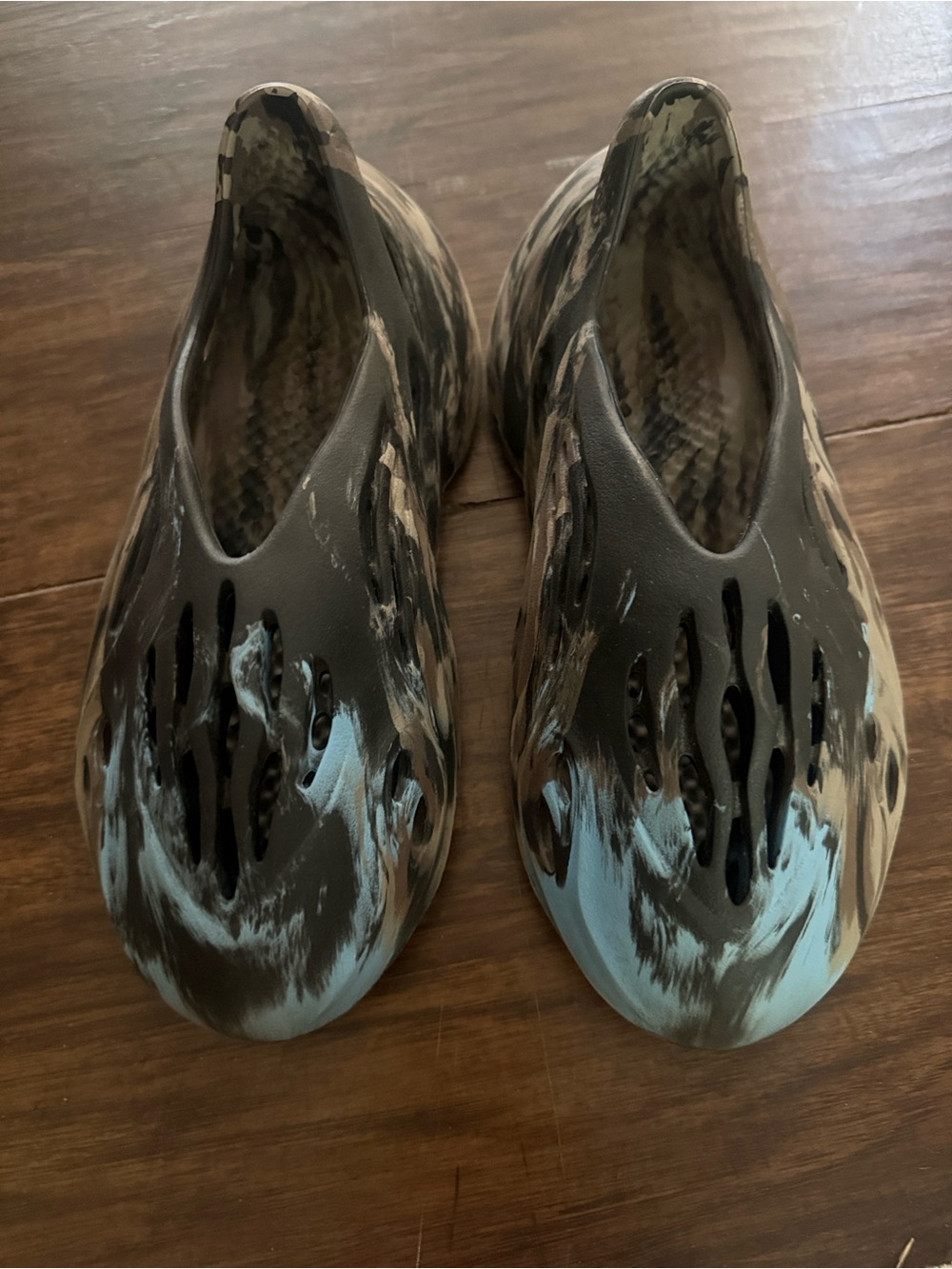 Yeezy Foam runner in Brown and Light Blue Swirl Size 7